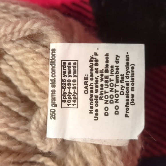 Woolpak Yarn in Kangaroo Color - Picture 4 of 6